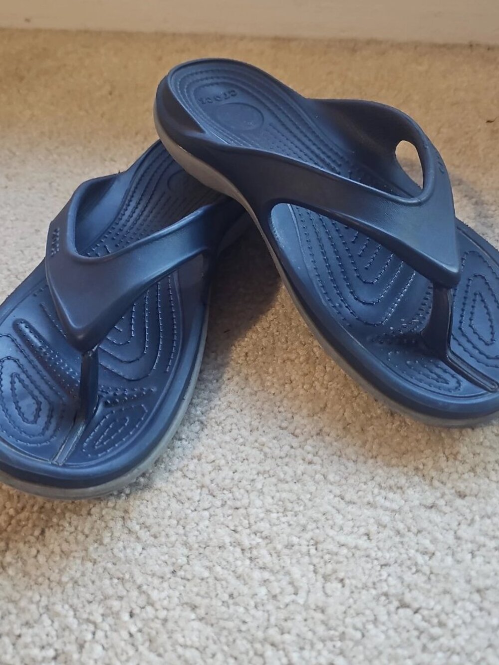 Unisex Crocs Navy Blue Slip On Thongs Flip Flops Sandals -Size: W 9 M 7 EUC